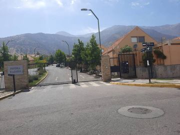 VENTA AMPLIA CASA, ENTORNO NATURAL ALTO MACUL