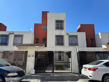 Casa en VENTA a unos pasos de la Federación Mexicana de Fútbol en Toluca