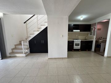 Casa en VENTA a unos pasos de la Federación Mexicana de Fútbol en Toluca