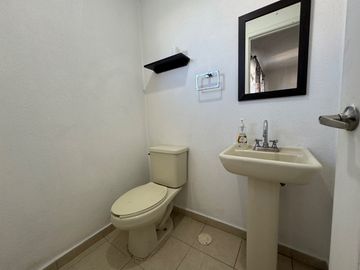 Casa en VENTA a unos pasos de la Federación Mexicana de Fútbol en Toluca
