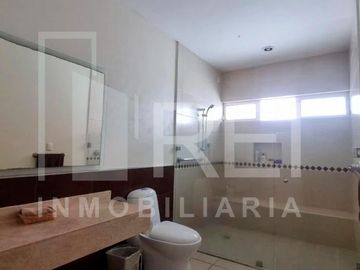 VENTA RESIDENCIA EN ESQUINA, DIANA NATURA RESIDENCIAL, ZAPOPAN