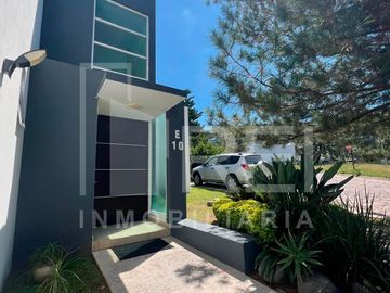 VENTA RESIDENCIA EN ESQUINA, DIANA NATURA RESIDENCIAL, ZAPOPAN