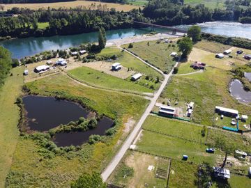Parcela con laguna y acceso al Río Calle Calle