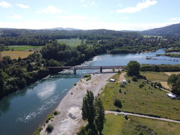 Parcela con laguna y acceso al Río Calle Calle
