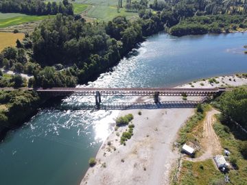 Parcela con laguna y acceso al Río Calle Calle
