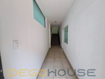 Casa con uso de suelo en venta en la Colonia del Valle Centro