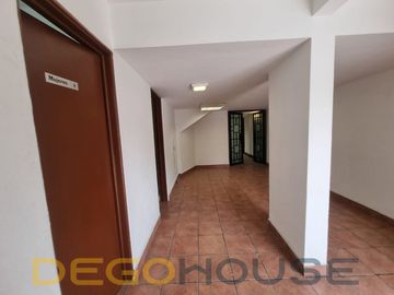 Casa con uso de suelo en venta en la Colonia del Valle Centro