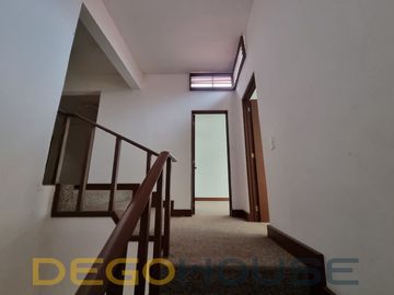 Casa con uso de suelo en venta en la Colonia del Valle Centro