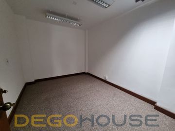 Casa con uso de suelo en venta en la Colonia del Valle Centro