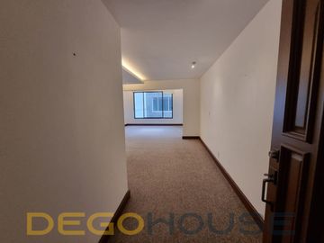 Casa con uso de suelo en venta en la Colonia del Valle Centro