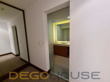Casa con uso de suelo en venta en la Colonia del Valle Centro