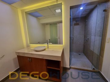 Casa con uso de suelo en venta en la Colonia del Valle Centro