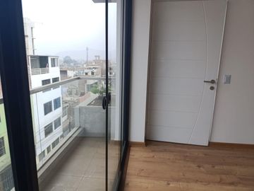 AMPLIO DEPARTAMENTO EN VENTA DE ESTRENO