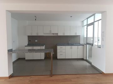 AMPLIO DEPARTAMENTO EN VENTA DE ESTRENO