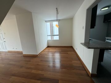 VENTA DEPARTAMENTO TRIPLEX EN ALBERTO ALEXANDER -  LINCE