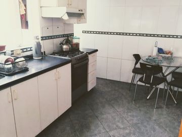 Venta de amplio Departamento  en San Borja - Pentagonito con Estacionamiento