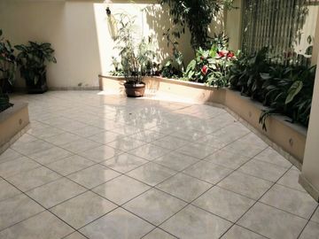 Venta de amplio Departamento  en San Borja - Pentagonito con Estacionamiento