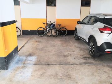 Venta de amplio Departamento  en San Borja - Pentagonito con Estacionamiento