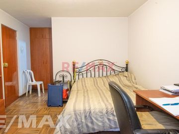 Se Vende Linda Casa Cerca A Parque Entre Av Tomas Valle Y Universitaria Smp