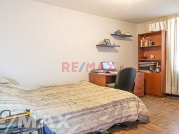 Se Vende Linda Casa Cerca A Parque Entre Av Tomas Valle Y Universitaria Smp