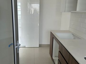 SE VENDE DPTO EN SURCO