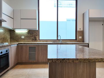 Urb. Arrecife Casa en venta  Isla Mocoli oportunidad