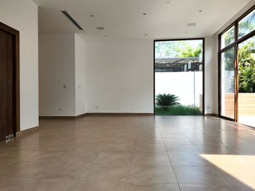 Urb. Arrecife Casa en venta  Isla Mocoli oportunidad