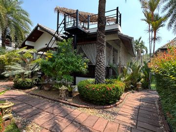 Nice and well-maintained house in the charming area of Siam Home Group in Chakpong