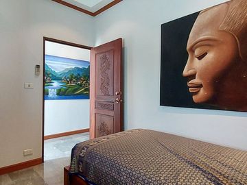 Nice and well-maintained house in the charming area of Siam Home Group in Chakpong