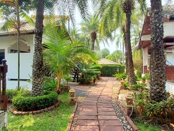 Nice and well-maintained house in the charming area of Siam Home Group in Chakpong