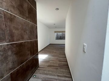 Casa recién remodelada en Cumbres del Lago