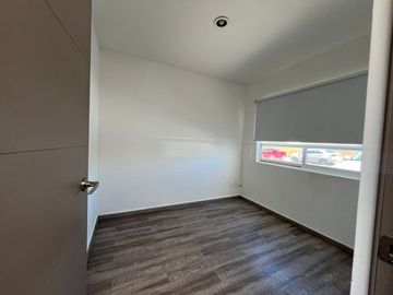 Casa recién remodelada en Cumbres del Lago