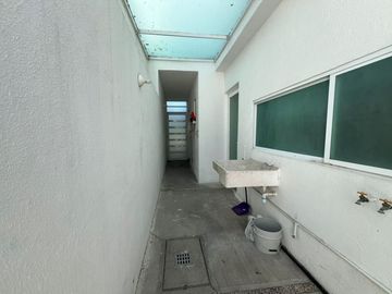 Casa recién remodelada en Cumbres del Lago