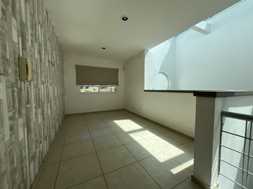 Casa recién remodelada en Cumbres del Lago