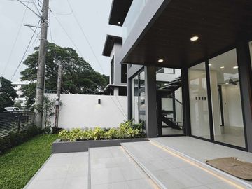 For Sale Newly Built Extravagant Modern Design 2 storey House in Dasmariñas