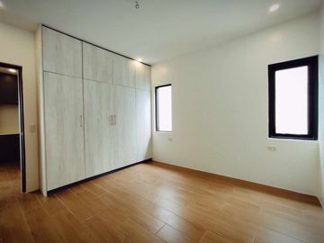 FOR SALE MAJESTIC DESIGN 3 STOREY HOUSE IN BETTER LIVING
