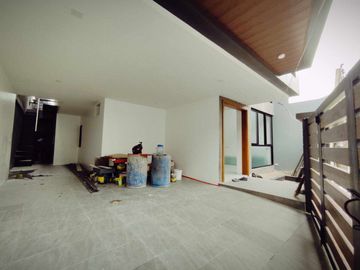 FOR SALE MAJESTIC DESIGN 3 STOREY HOUSE IN BETTER LIVING