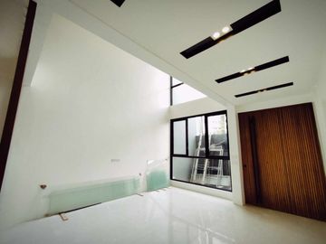FOR SALE MAJESTIC DESIGN 3 STOREY HOUSE IN BETTER LIVING