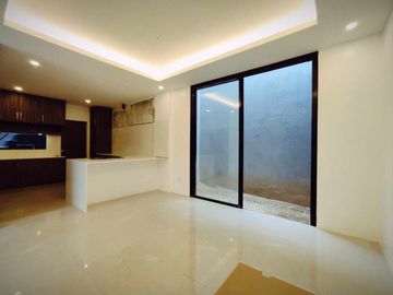 FOR SALE MAJESTIC DESIGN 3 STOREY HOUSE IN BETTER LIVING
