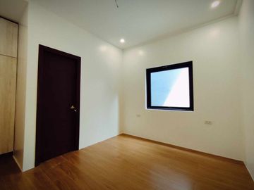 FOR SALE MAJESTIC DESIGN 3 STOREY HOUSE IN BETTER LIVING