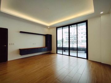 FOR SALE MAJESTIC DESIGN 3 STOREY HOUSE IN BETTER LIVING
