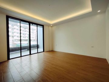 FOR SALE MAJESTIC DESIGN 3 STOREY HOUSE IN BETTER LIVING