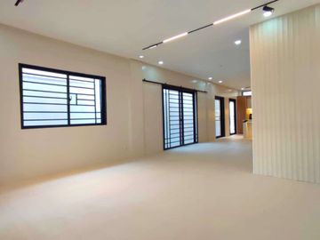 For Sale Stunning Interior Design 2 storey Duplex House in Better Living