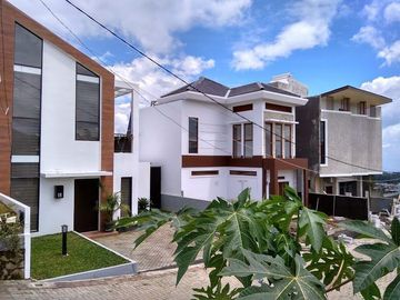 Rumah Rasa Villa Sejuk di Perumahan Lembang Cihideung Parongpong