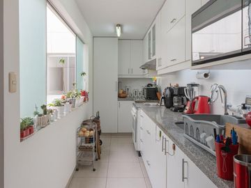 DUPLEX 241 M2 FRENTE A PARQUE, 4 DORM, 3.5 BAÑ, 2 ESTAC $ 330,000