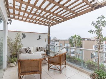 DUPLEX 241 M2 FRENTE A PARQUE, 4 DORM, 3.5 BAÑ, 2 ESTAC $ 330,000