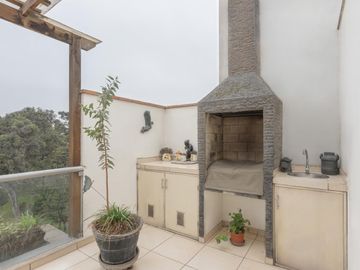 DUPLEX 241 M2 FRENTE A PARQUE, 4 DORM, 3.5 BAÑ, 2 ESTAC $ 330,000
