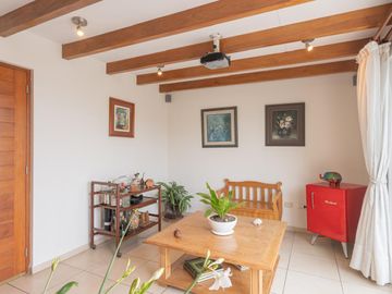 DUPLEX 241 M2 FRENTE A PARQUE, 4 DORM, 3.5 BAÑ, 2 ESTAC $ 330,000