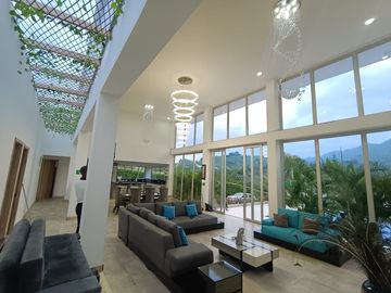 CASA CAMPESTRE EN VENTA