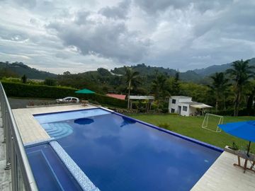 CASA CAMPESTRE EN VENTA